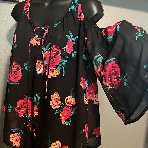 Arizona Jean Co show shoulder top, black/pink floral pattern size L - Picture 2 of 7